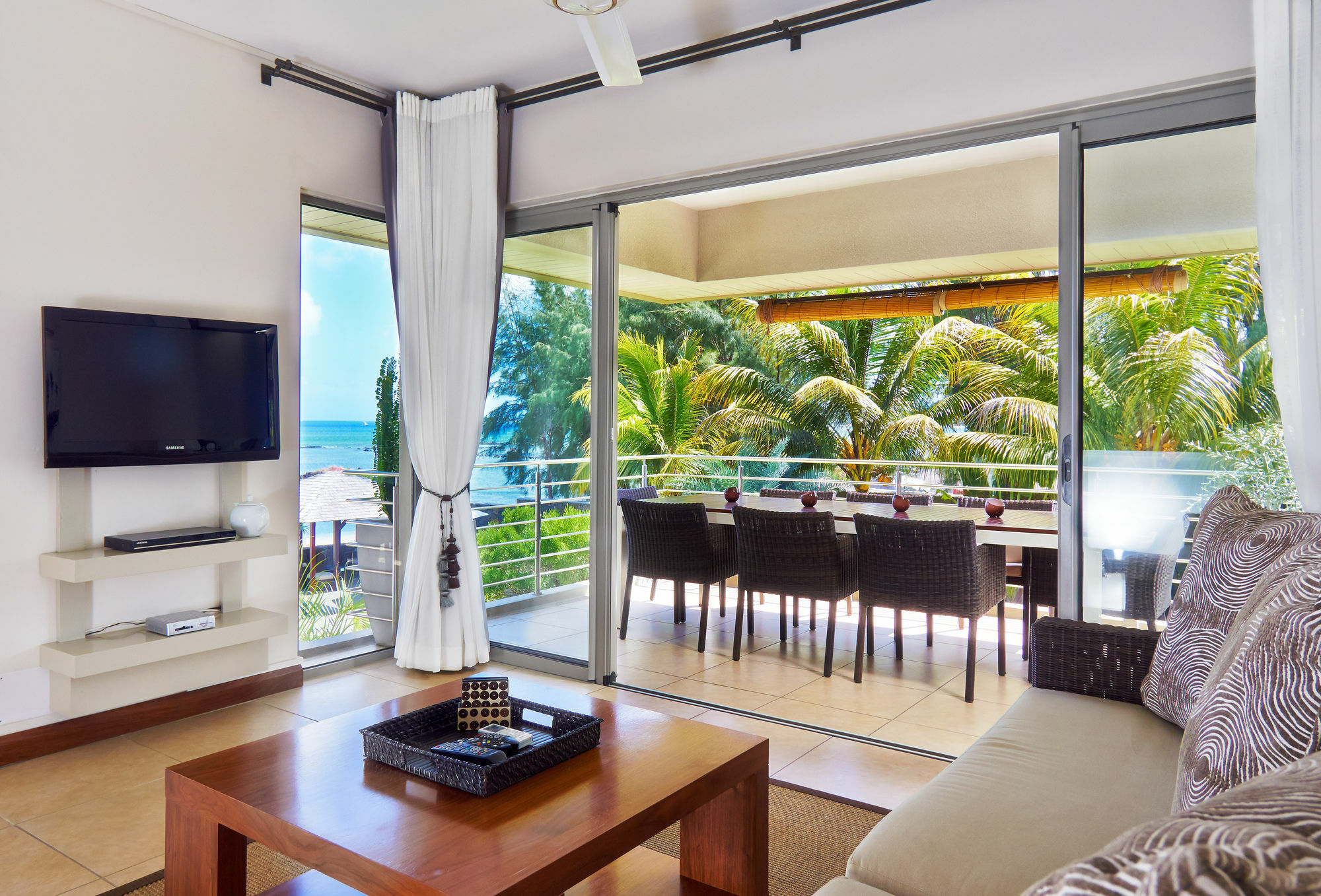 Bon Azur Beachfront Suites & Penthouses With Lov Trou aux Biches Ngoại thất bức ảnh