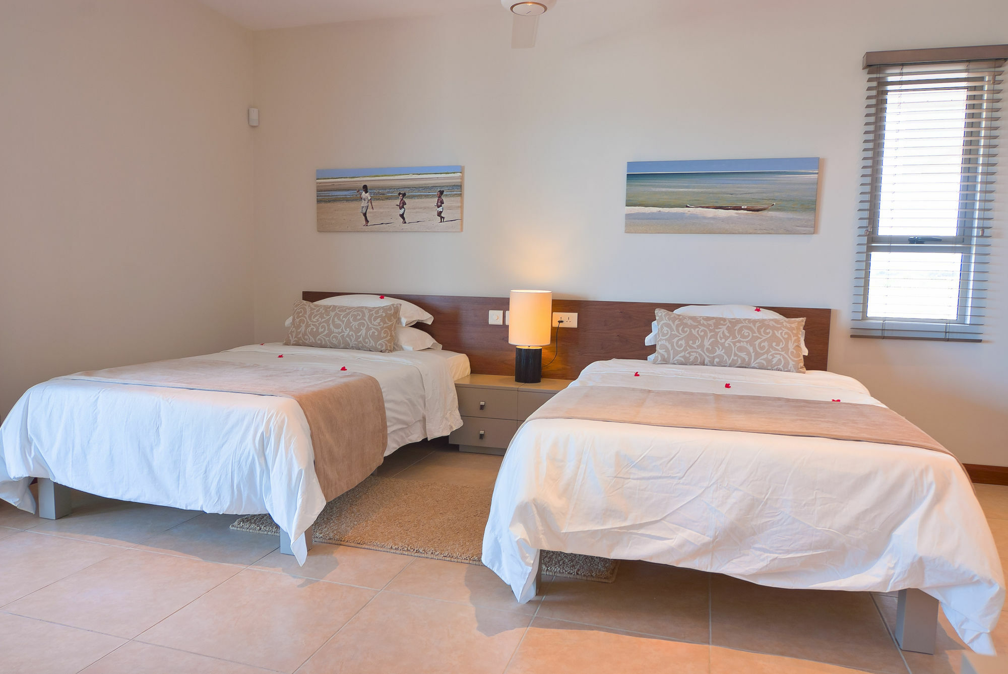 Bon Azur Beachfront Suites & Penthouses With Lov Trou aux Biches Ngoại thất bức ảnh